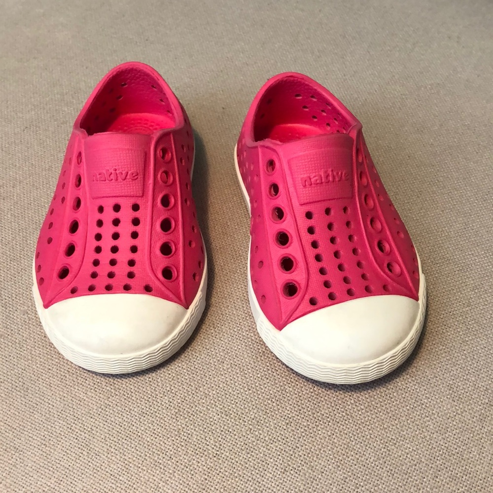 Native shoes size 4 great condition!